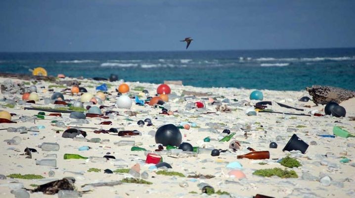Puglia: da questa estate stop alla plastica sulle spiagge